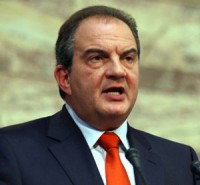 Ο Καραμανλης αποθωθηκε απο το νεοδημοκρατικο ακροατηριο που αντιμετωπισε τον Σαμαρα 